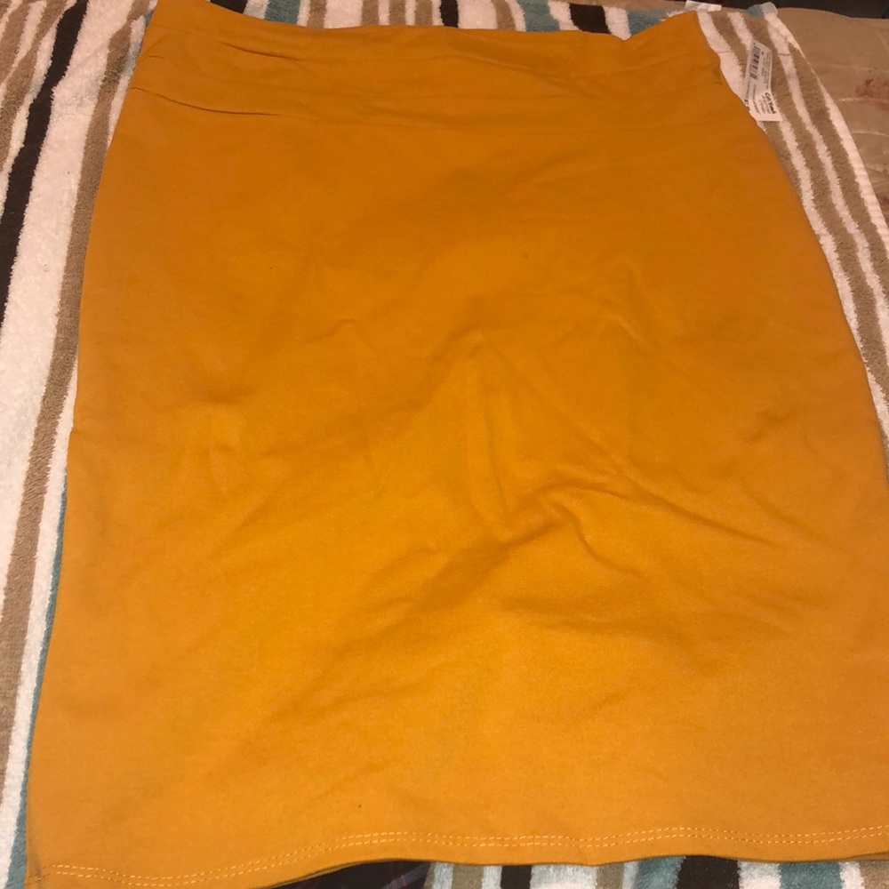 Yellow pencil skirt